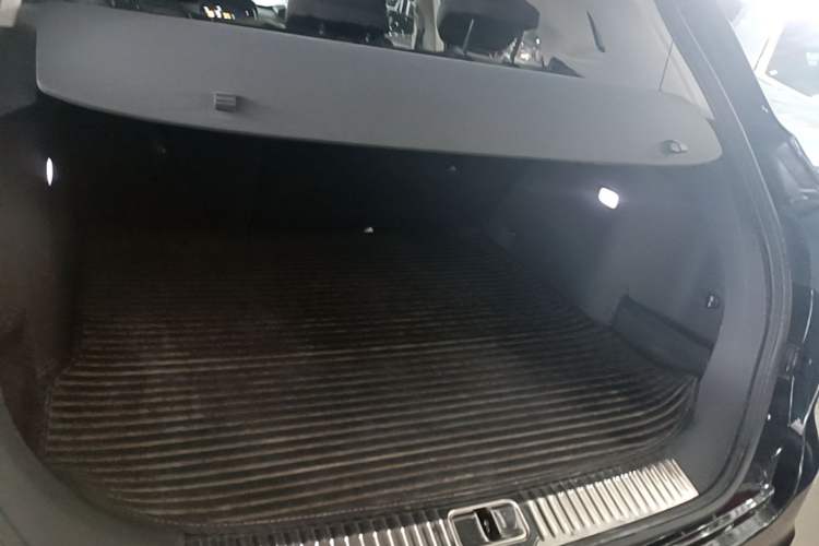 Used Hongqi HS5 2019 2.0T Smart Connect Flagship Edition Trunk