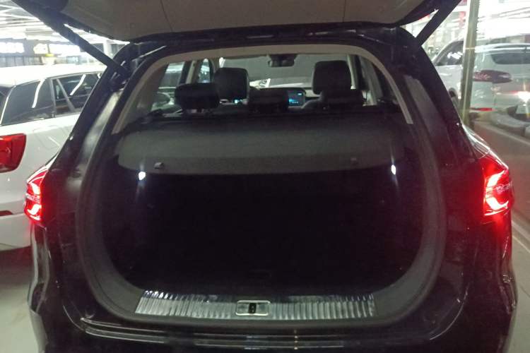 Used Hongqi HS5 2019 2.0T Smart Connect Flagship Edition Trunk