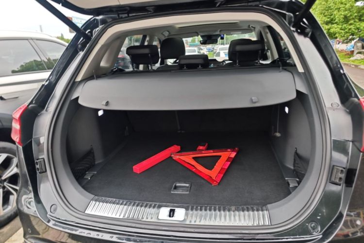 Used Hongqi HS5 2019 2.0T Smart Connect Flagship Edition Trunk
