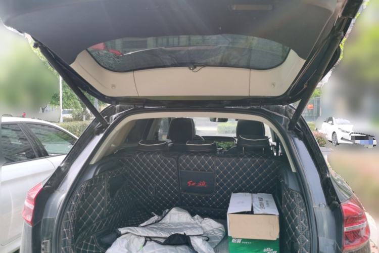 Used Hongqi HS5 2019 2.0T Smart Connect Flagship All-Wheel-Drive Version Trunk