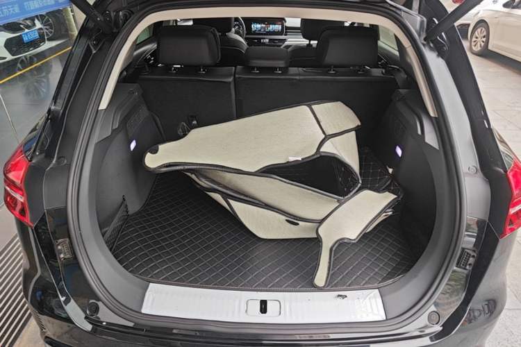 Used Hongqi HS5 2019 2.0T Smart Connect Flagship Edition Trunk