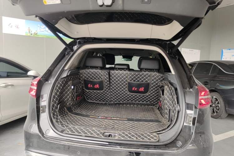 Used Hongqi HS5 2019 2.0T Smart Connect Flagship All-Wheel-Drive Version Trunk