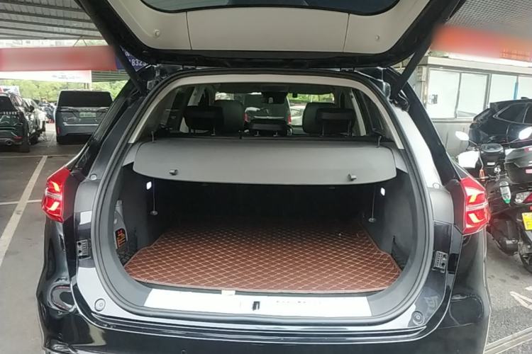 Used Hongqi HS5 2019 2.0T Smart Connect Flagship Edition Trunk
