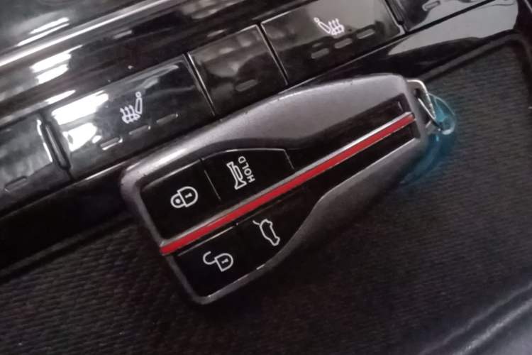 Used Hongqi HS5 2019 2.0T Smart Connect Flagship All-Wheel-Drive Version Vehicle Key