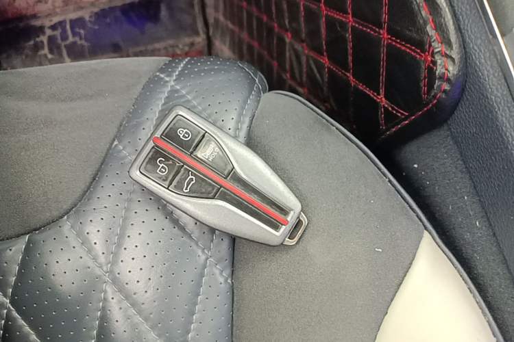 Used Hongqi HS5 2019 2.0T Smart Connect Flagship Edition Vehicle Key