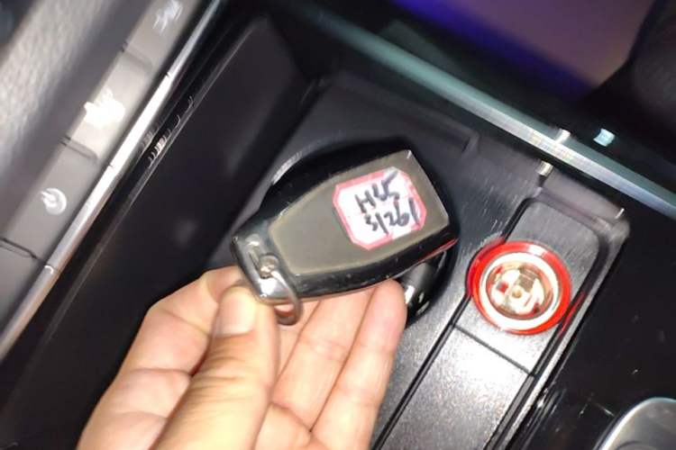 Used Hongqi HS5 2019 2.0T Smart Connect Flagship All-Wheel-Drive Version Vehicle Key