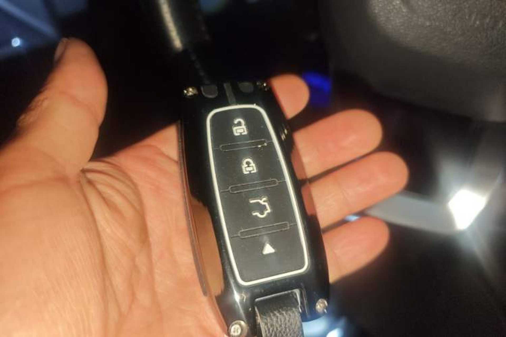 Used Hongqi HS5 2019 2.0T Smart Connect Flagship All-Wheel-Drive Version Vehicle Key