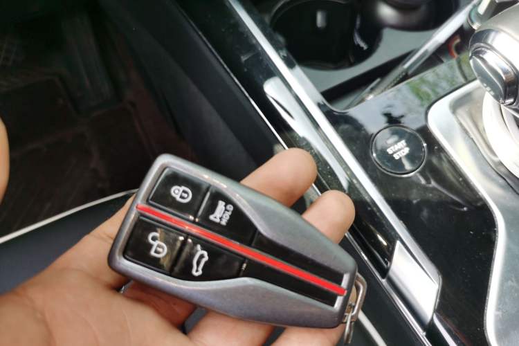 Used Hongqi HS5 2019 2.0T Smart Connect Flagship All-Wheel-Drive Version Vehicle Key