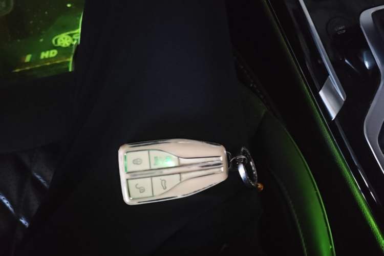 Used Hongqi HS5 2019 2.0T Smart Connect Flagship Edition Vehicle Key