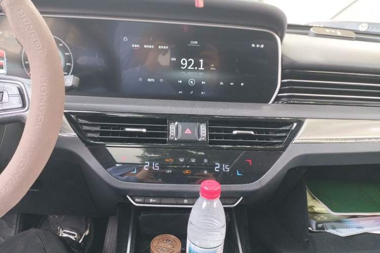 Used Hongqi HS5 2019 2.0T Smart Connect Flagship Edition Audio And AC Panel