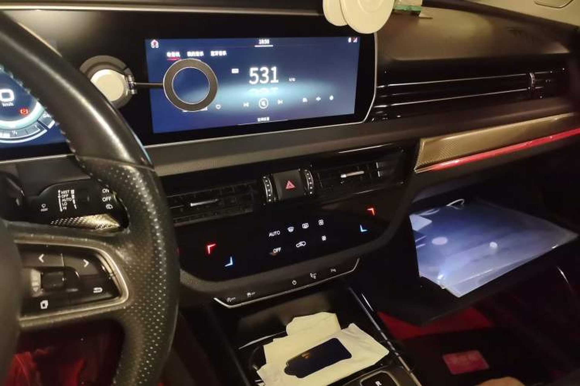 Used Hongqi HS5 2019 2.0T Smart Connect Flagship All-Wheel-Drive Version Audio And AC Panel