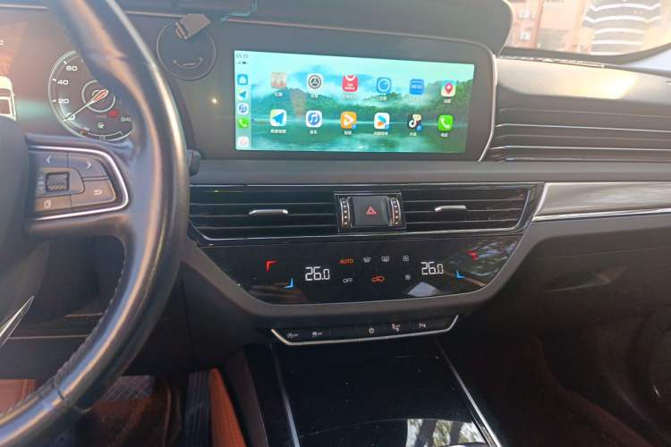 Used Hongqi HS5 2019 2.0T Smart Connect Flagship Edition Audio And AC Panel