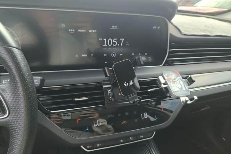 Used Hongqi HS5 2019 2.0T Smart Connect Flagship Edition Audio And AC Panel
