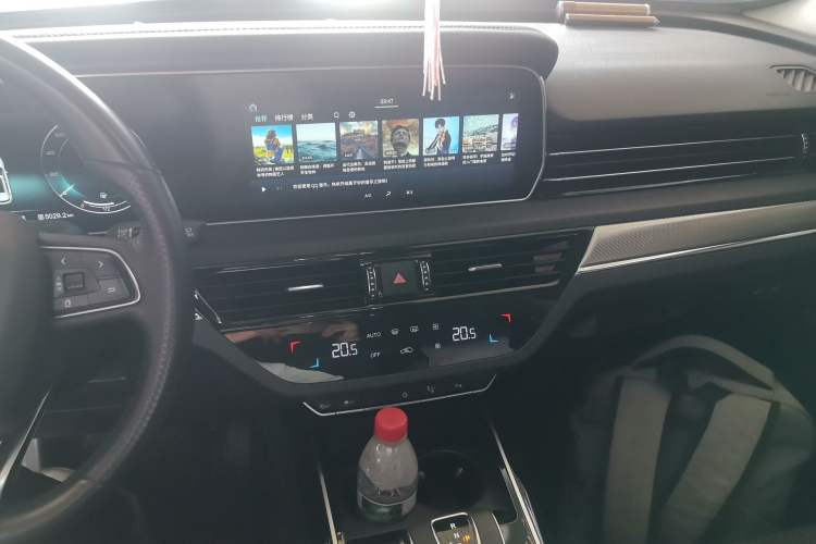 Used Hongqi HS5 2019 2.0T Smart Connect Flagship All-Wheel-Drive Version Audio And AC Panel