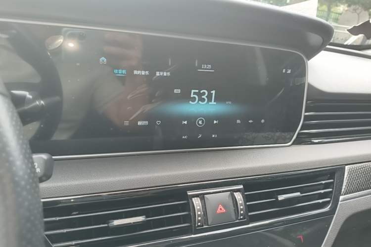 Used Hongqi HS5 2019 2.0T Smart Connect Flagship All-Wheel-Drive Version Audio And AC Panel