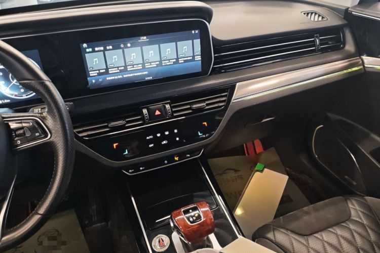 Used Hongqi HS5 2019 2.0T Smart Connect Flagship Edition Audio And AC Panel