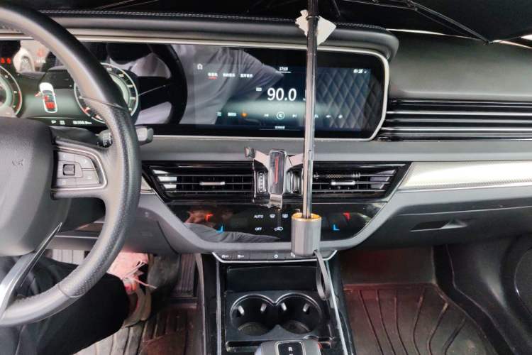 Used Hongqi HS5 2019 2.0T Smart Connect Flagship All-Wheel-Drive Version Audio And AC Panel