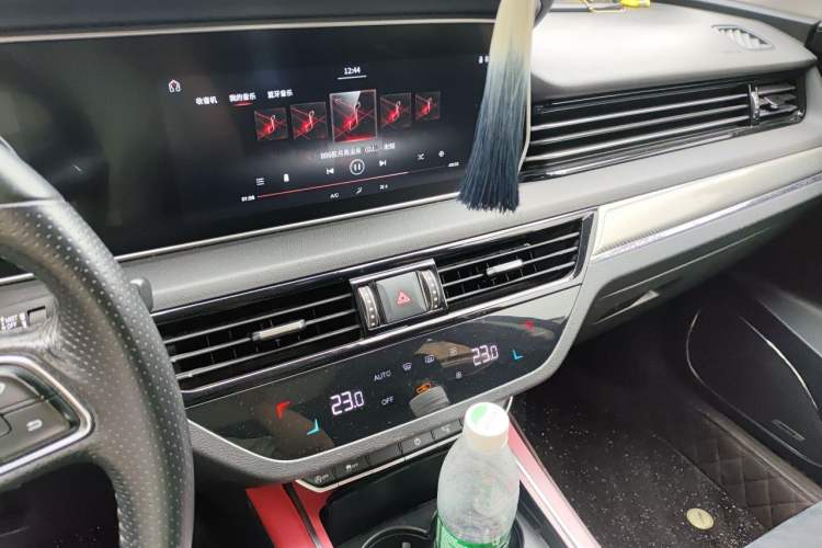 Used Hongqi HS5 2019 2.0T Smart Connect Flagship Edition Audio And AC Panel