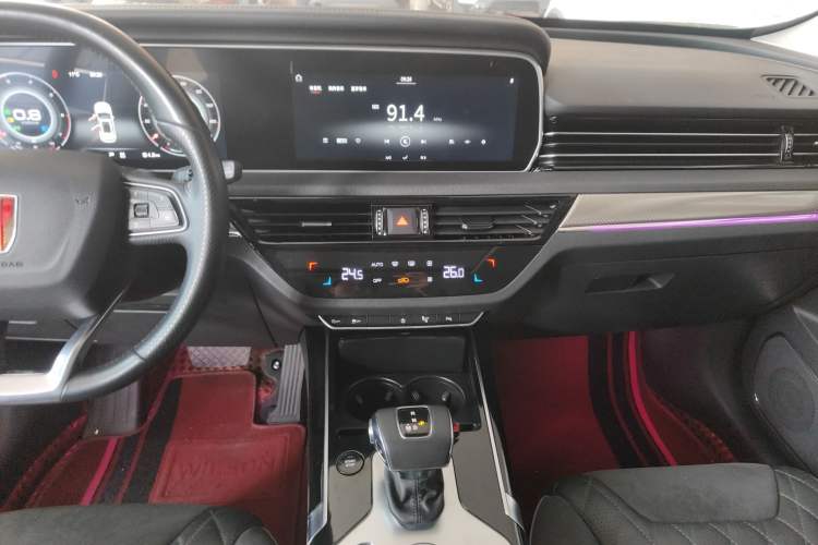 Used Hongqi HS5 2019 2.0T Smart Connect Flagship All-Wheel-Drive Version Audio And AC Panel