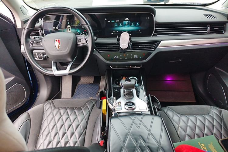 Used Hongqi HS5 2019 2.0T Smart Connect Flagship All-Wheel-Drive Version Center Console