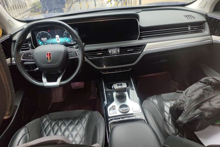 Used Hongqi HS5 2019 2.0T Smart Connect Flagship All-Wheel-Drive Version Center Console