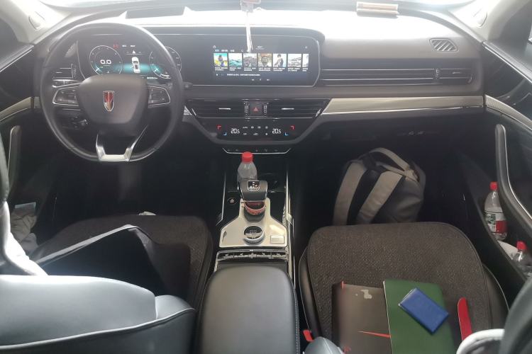 Used Hongqi HS5 2019 2.0T Smart Connect Flagship All-Wheel-Drive Version Center Console