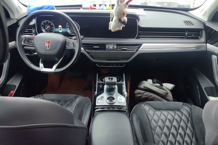 Used Hongqi HS5 2019 2.0T Smart Connect Flagship All-Wheel-Drive Version Center Console