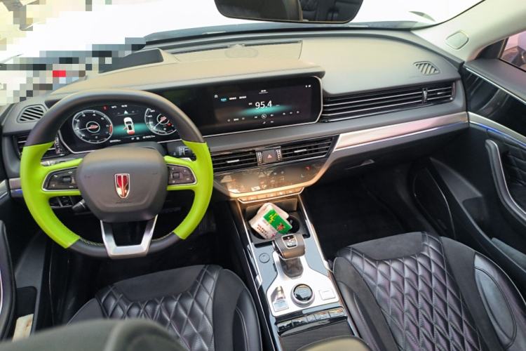 Used Hongqi HS5 2019 2.0T Smart Connect Flagship All-Wheel-Drive Version Center Console