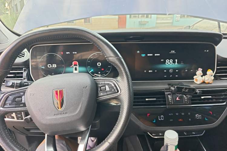 Used Hongqi HS5 2019 2.0T Smart Connect Flagship All-Wheel-Drive Version Center Console
