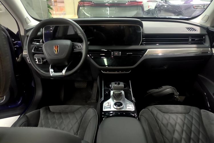 Used Hongqi HS5 2019 2.0T Smart Connect Flagship All-Wheel-Drive Version Center Console