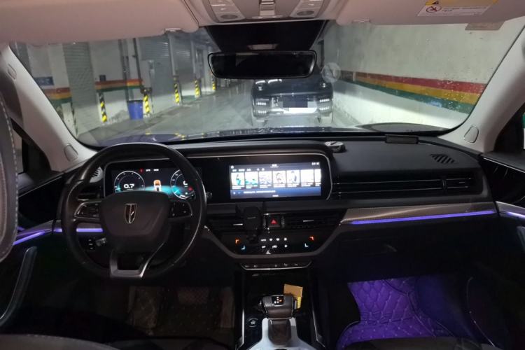 Used Hongqi HS5 2019 2.0T Smart Connect Flagship All-Wheel-Drive Version Center Console