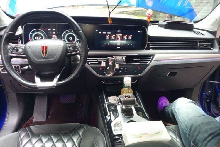 Used Hongqi HS5 2019 2.0T Smart Connect Flagship All-Wheel-Drive Version Center Console