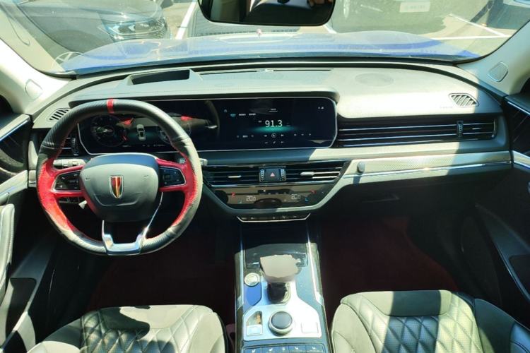 Used Hongqi HS5 2019 2.0T Smart Connect Flagship All-Wheel-Drive Version Center Console
