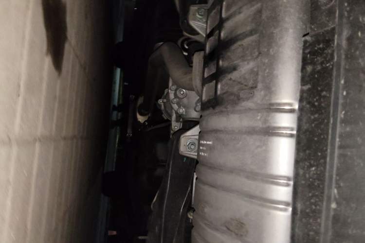 Used Hongqi HS5 2019 2.0T Smart Connect Flagship All-Wheel-Drive Version Chassis Rear