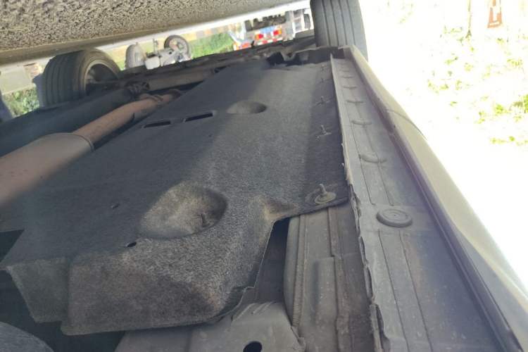 Used Hongqi HS5 2019 2.0T Smart Connect Flagship All-Wheel-Drive Version Chassis Rear Left