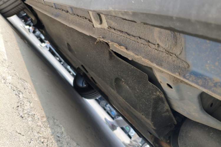 Used Hongqi HS5 2019 2.0T Smart Connect Flagship All-Wheel-Drive Version Chassis Rear Left