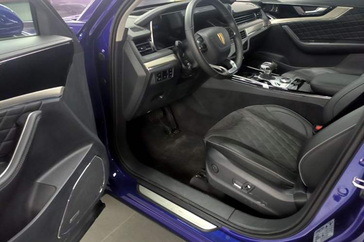 Used Hongqi HS5 2019 2.0T Smart Connect Flagship All-Wheel-Drive Version Driver Seat