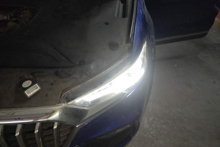 Used Hongqi HS5 2019 2.0T Smart Connect Flagship Edition Engine Bay Left