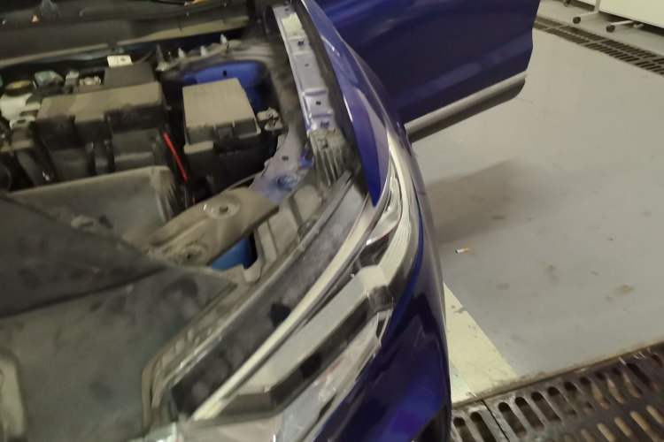 Used Hongqi HS5 2019 2.0T Smart Connect Flagship All-Wheel-Drive Version Engine Bay Left