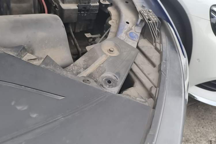 Used Hongqi HS5 2019 2.0T Smart Connect Flagship All-Wheel-Drive Version Engine Bay Left