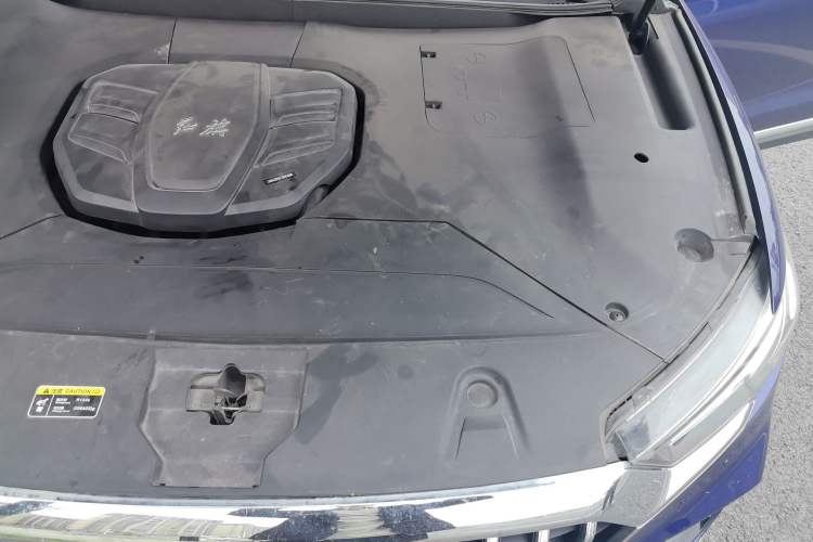 Used Hongqi HS5 2019 2.0T Smart Connect Flagship All-Wheel-Drive Version Engine Bay Left