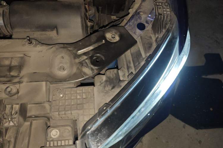 Used Hongqi HS5 2019 2.0T Smart Connect Flagship Edition Engine Bay Left