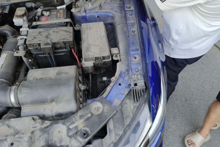 Used Hongqi HS5 2019 2.0T Smart Connect Flagship All-Wheel-Drive Version Engine Bay Left