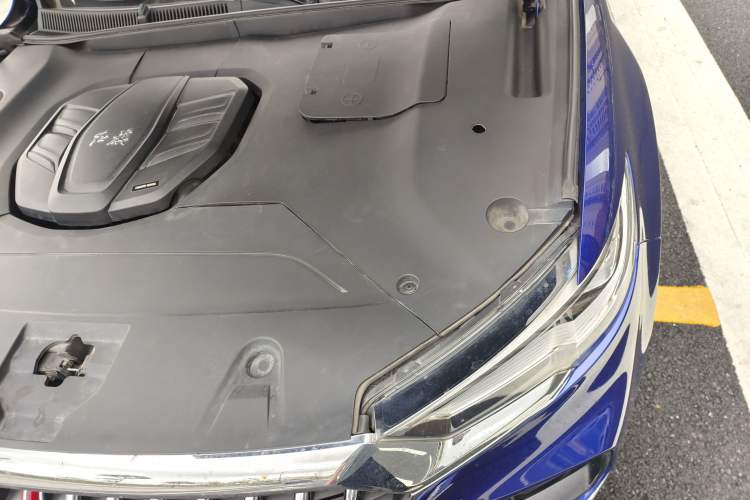Used Hongqi HS5 2019 2.0T Smart Connect Flagship Edition Engine Bay Left