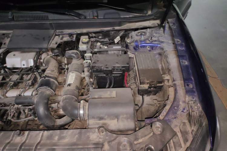 Used Hongqi HS5 2019 2.0T Smart Connect Flagship All-Wheel-Drive Version Engine Bay Left