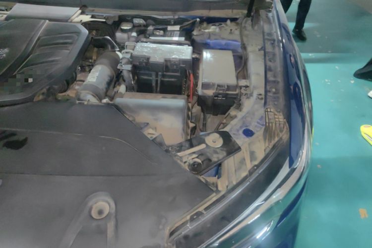 Used Hongqi HS5 2019 2.0T Smart Connect Flagship Edition Engine Bay Left