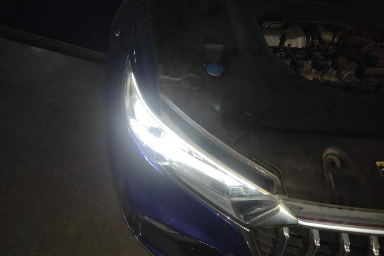 Used Hongqi HS5 2019 2.0T Smart Connect Flagship Edition Engine Bay Right