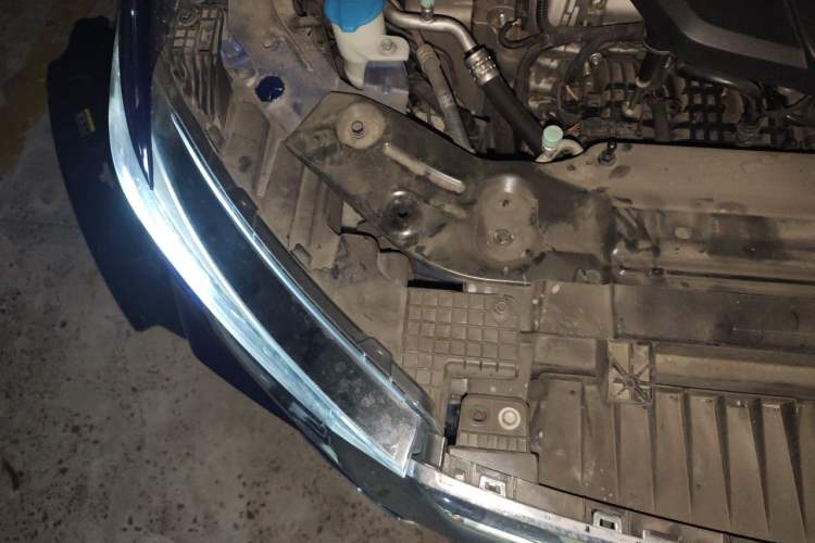 Used Hongqi HS5 2019 2.0T Smart Connect Flagship Edition Engine Bay Right