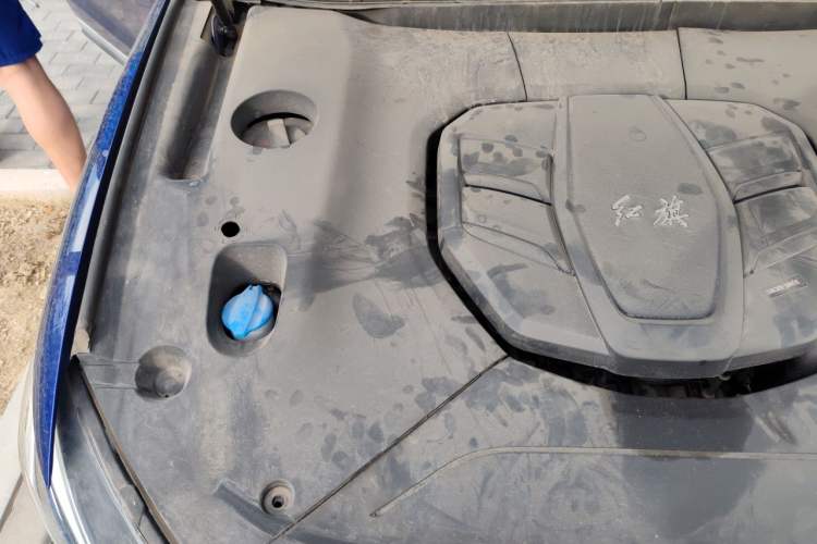 Used Hongqi HS5 2019 2.0T Smart Connect Flagship All-Wheel-Drive Version Engine Bay Right