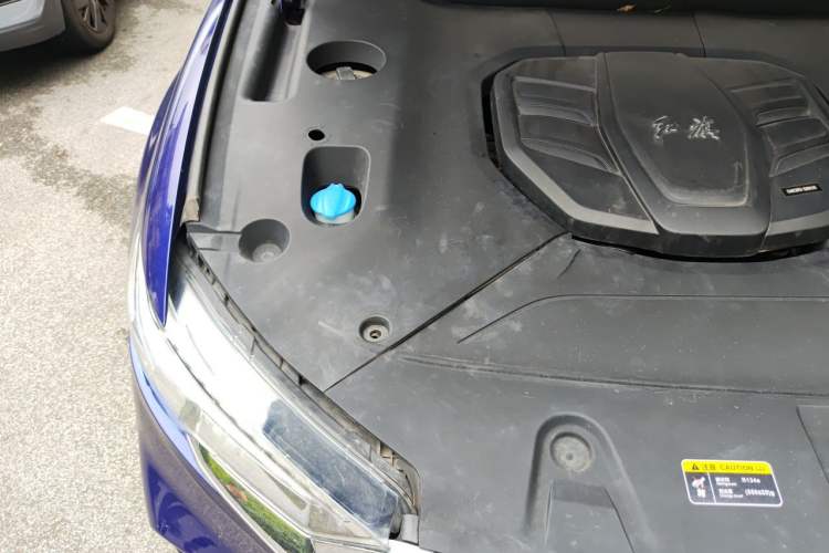 Used Hongqi HS5 2019 2.0T Smart Connect Flagship Edition Engine Bay Right